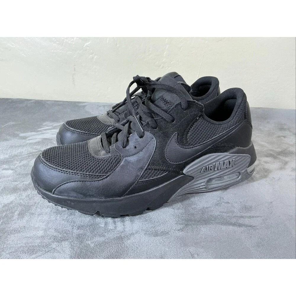 Nike Air Max Black on Black Mens 11 M Leather Mesh